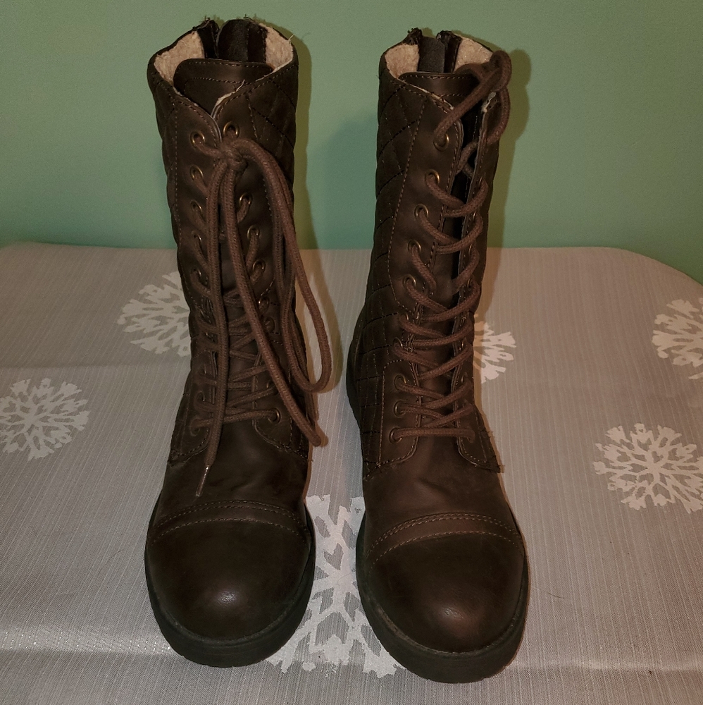 Worn once! Combat boots with fleece